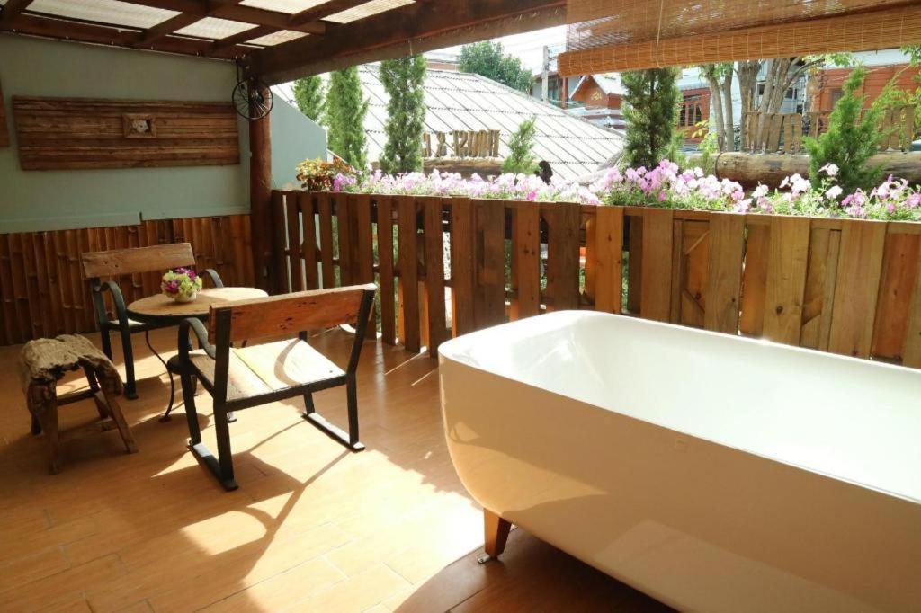 Loghome Boutique Chiang Mai Extérieur photo